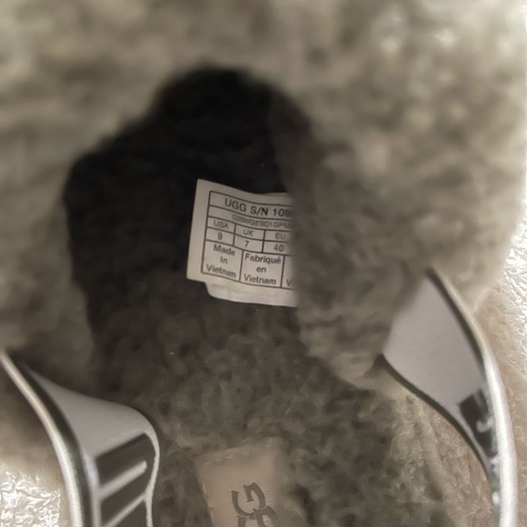 UGG® Fluff Yeah Slides - Picture 6 of 6